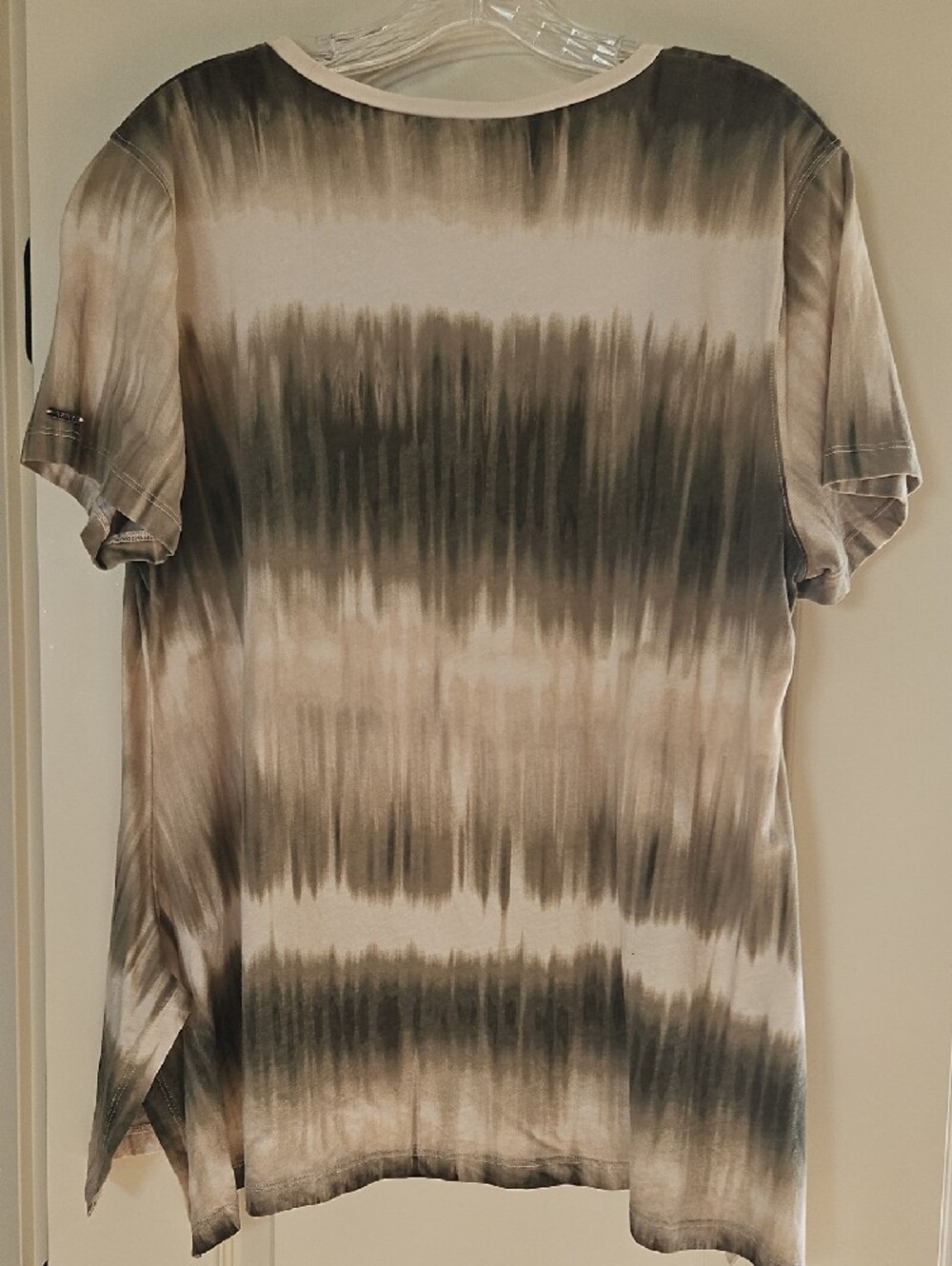 DKNY Taupe and Olive Tie-Dye Short Sleeve Logo Tee - Picture 3 of 5